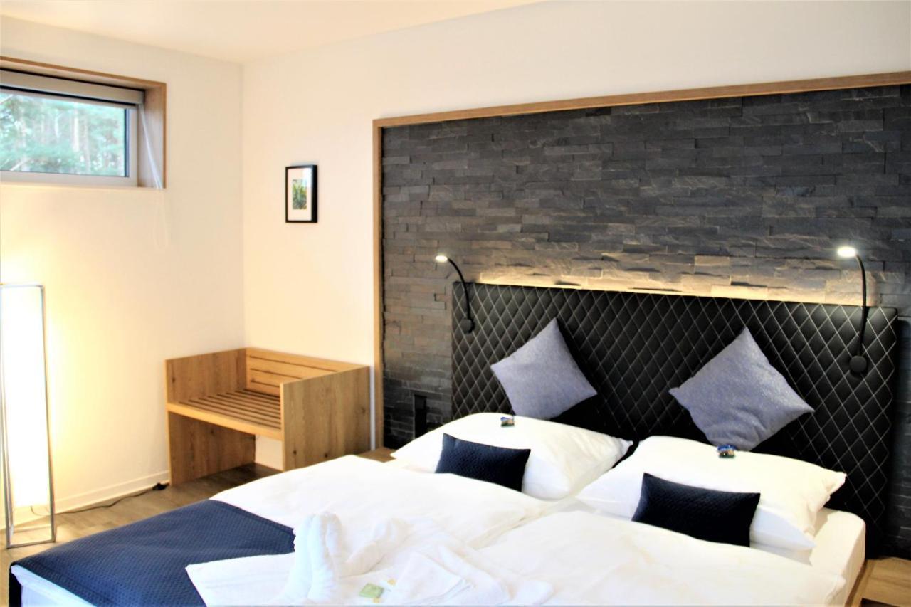Art & Galerie Hotel Lenz Plauer See Fuenfseen Exteriér fotografie