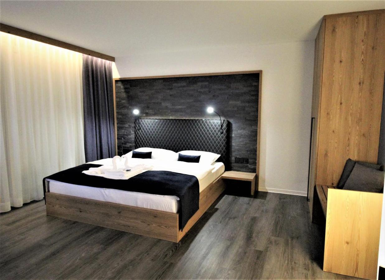 Art & Galerie Hotel Lenz Plauer See Fuenfseen Exteriér fotografie
